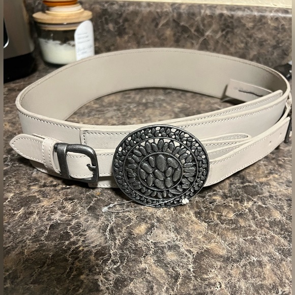 NWT Free People 100% Cow Leather Black Belt in GREY!   NWT - Picture 2 of 7